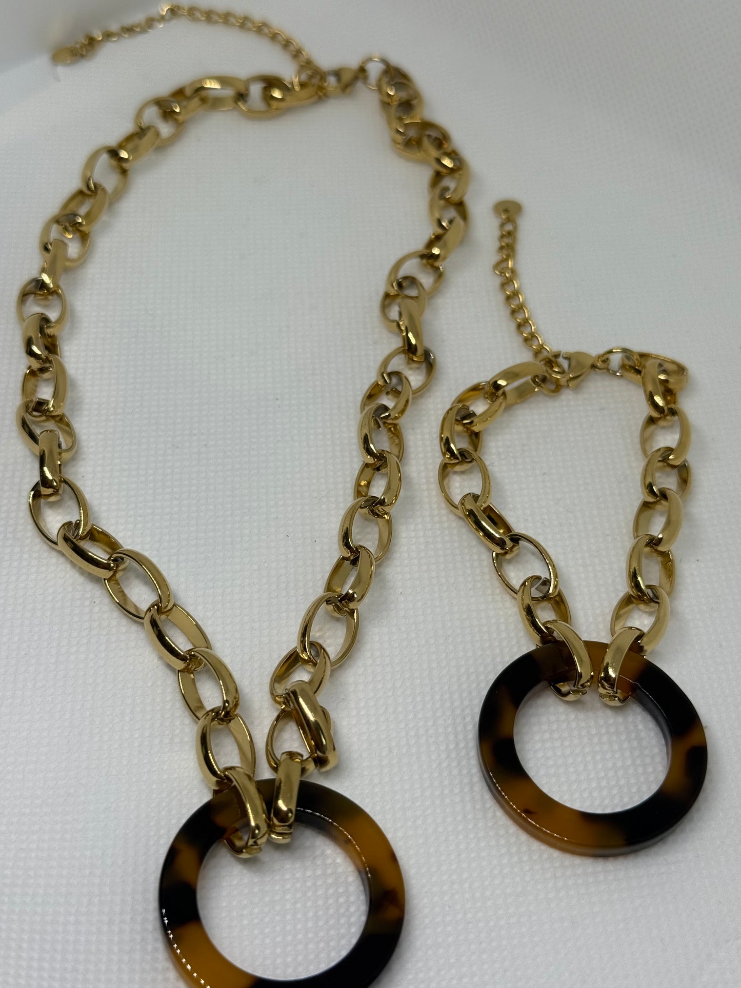 Ensemble Léopard-Parure de colliers dorés avec anneaux motifs leopard-Rose Collection