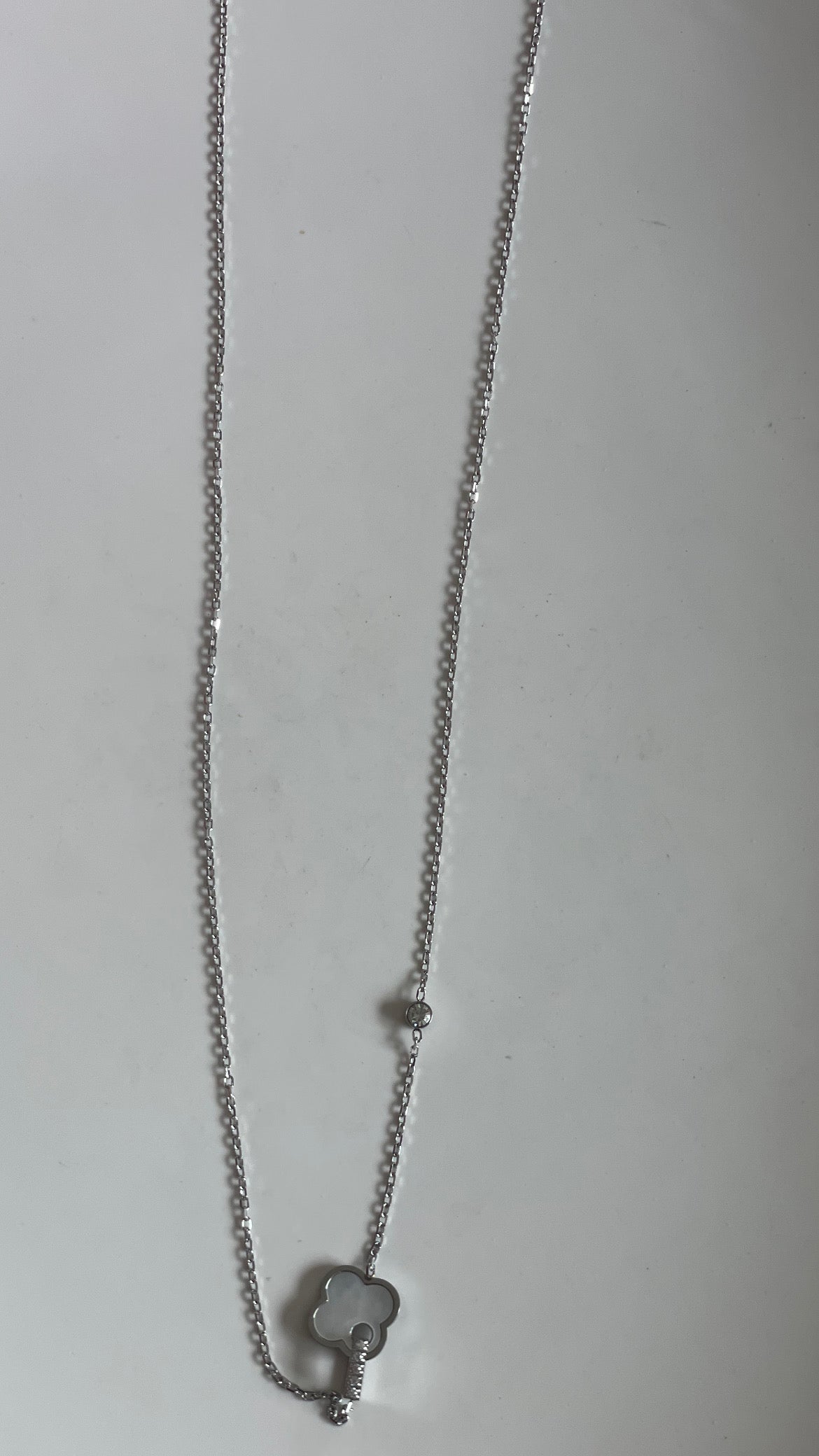 Collier fleur d’argent