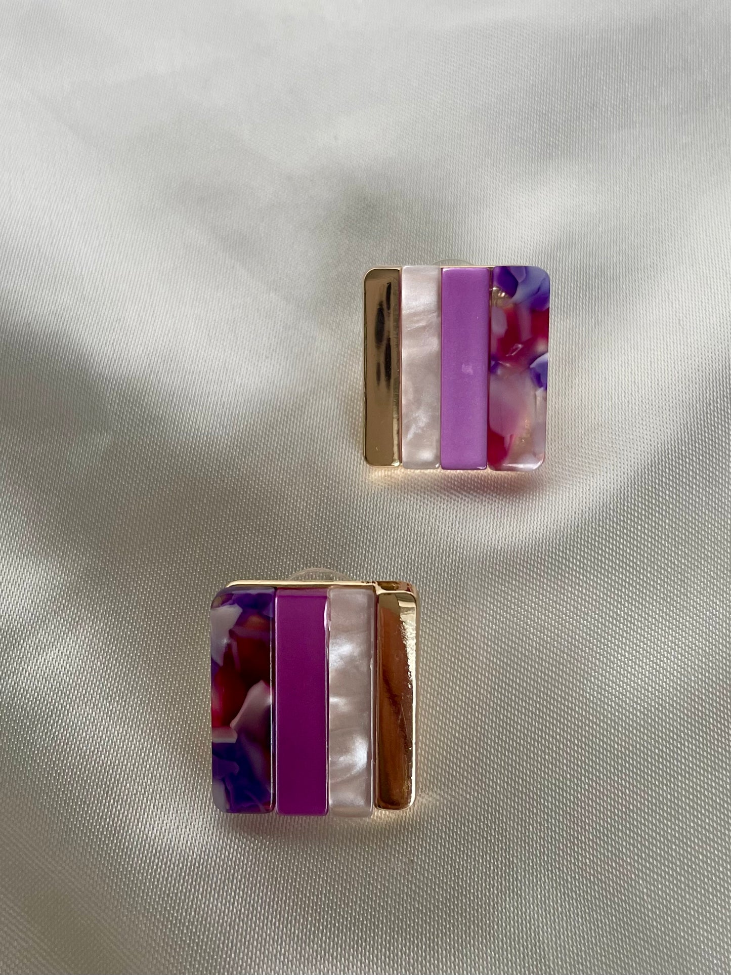 Boucles d’oreilles,Aline violet.