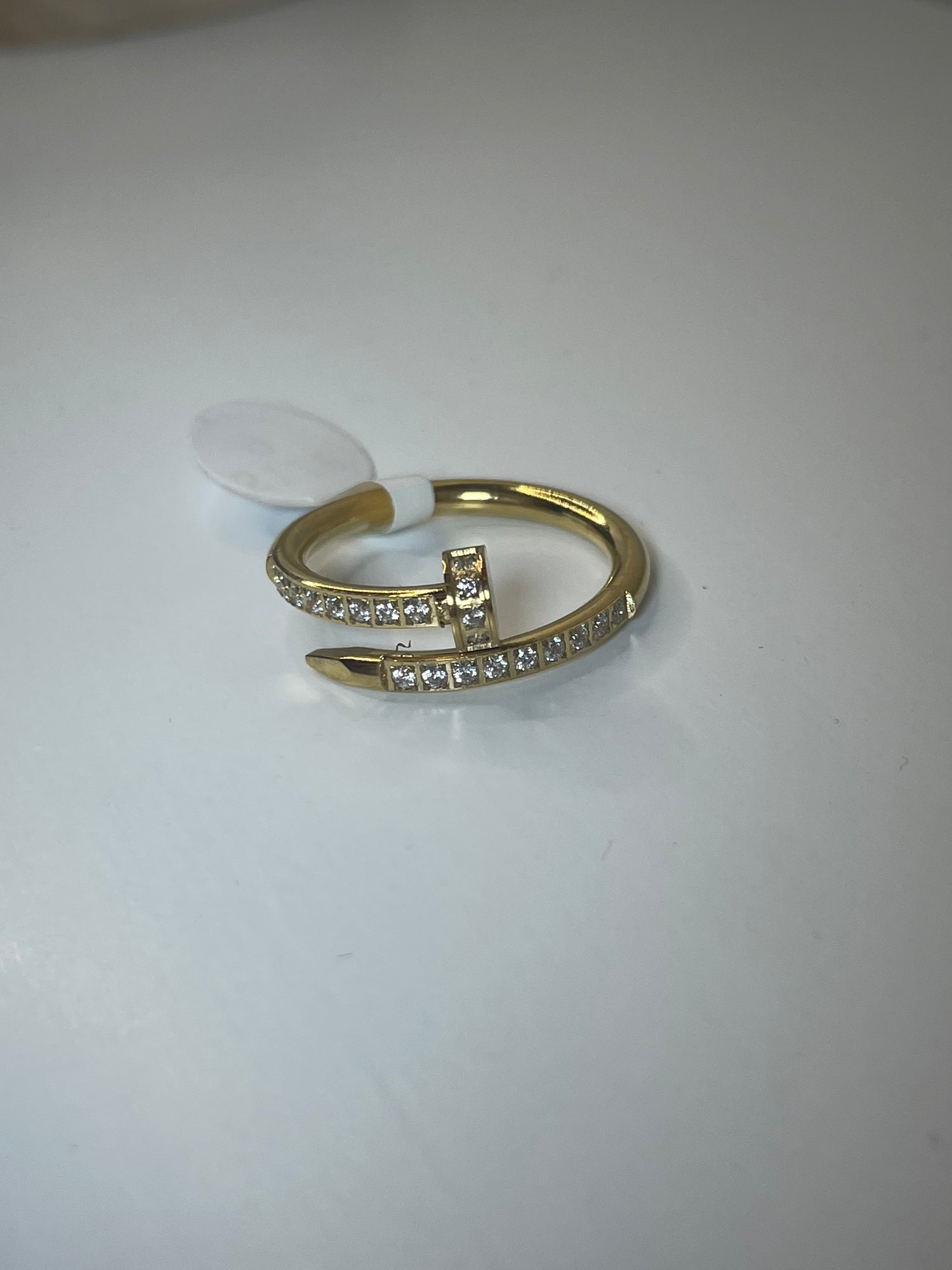Bague clou d’or