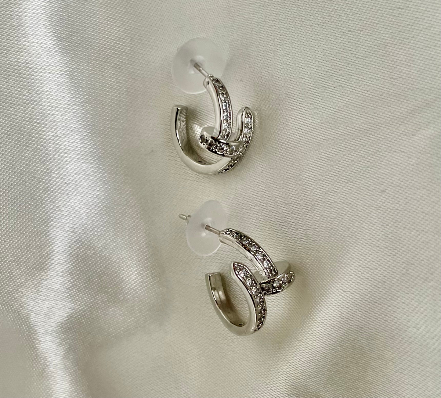 Boucles d’oreilles.Clou d’argent.