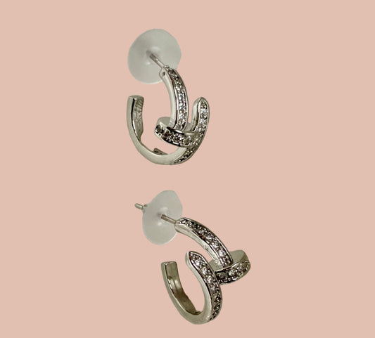 Boucles d’oreilles.Clou d’argent.