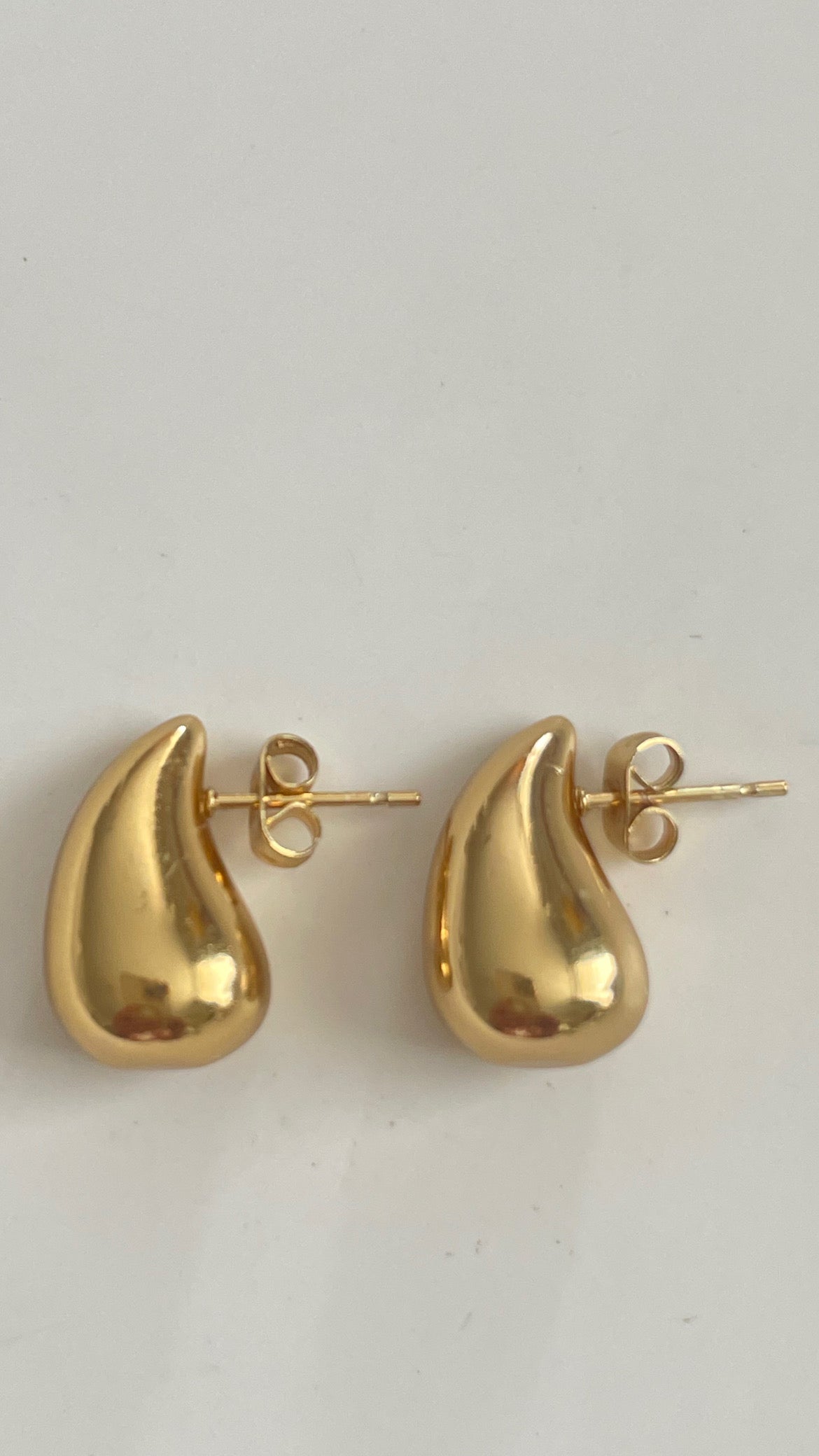 Boucle d’oreille goûte d’or