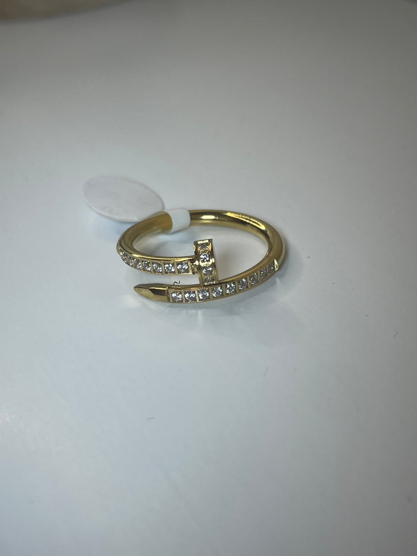 Bague clou d’or
