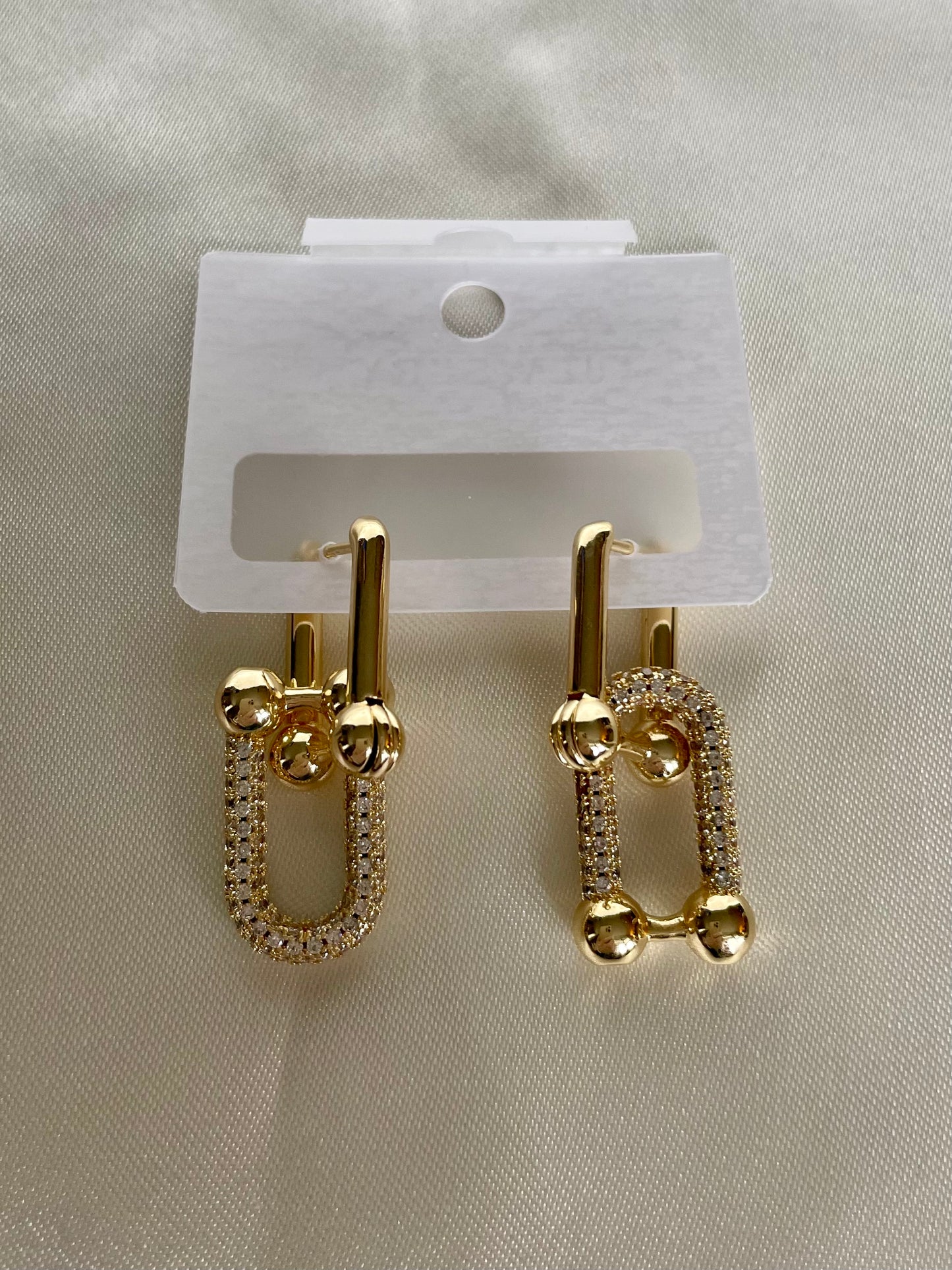 Boucles d’oreilles. Camélia