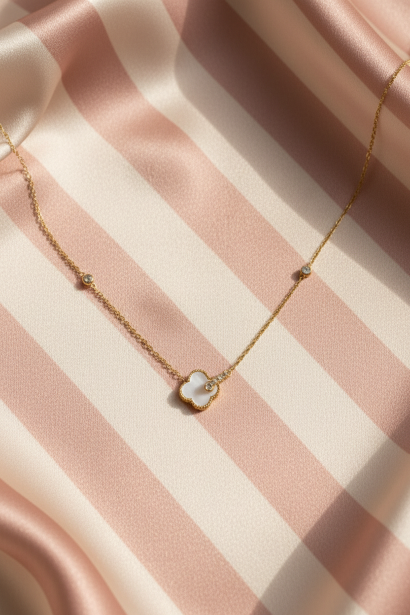 Collier fleur d’or