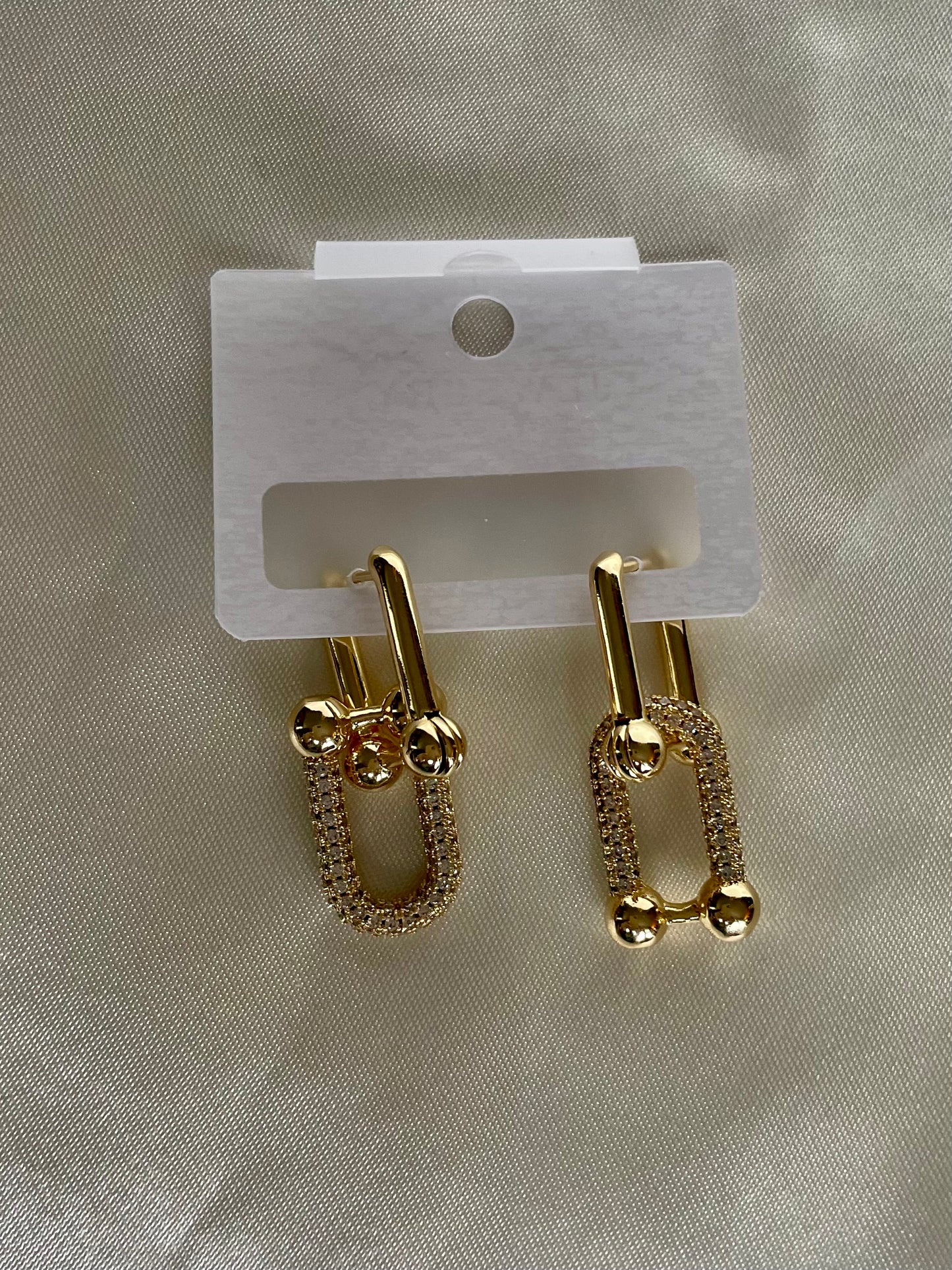 Boucles d’oreilles. Camélia