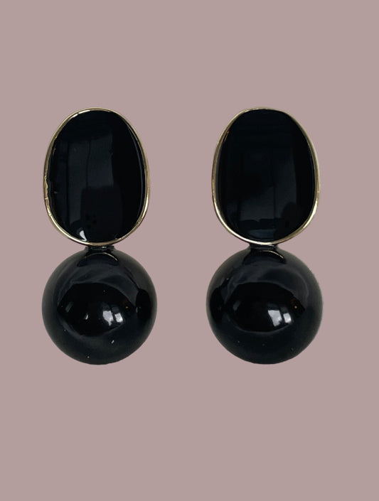 Boucles d’oreilles. Olive noir.