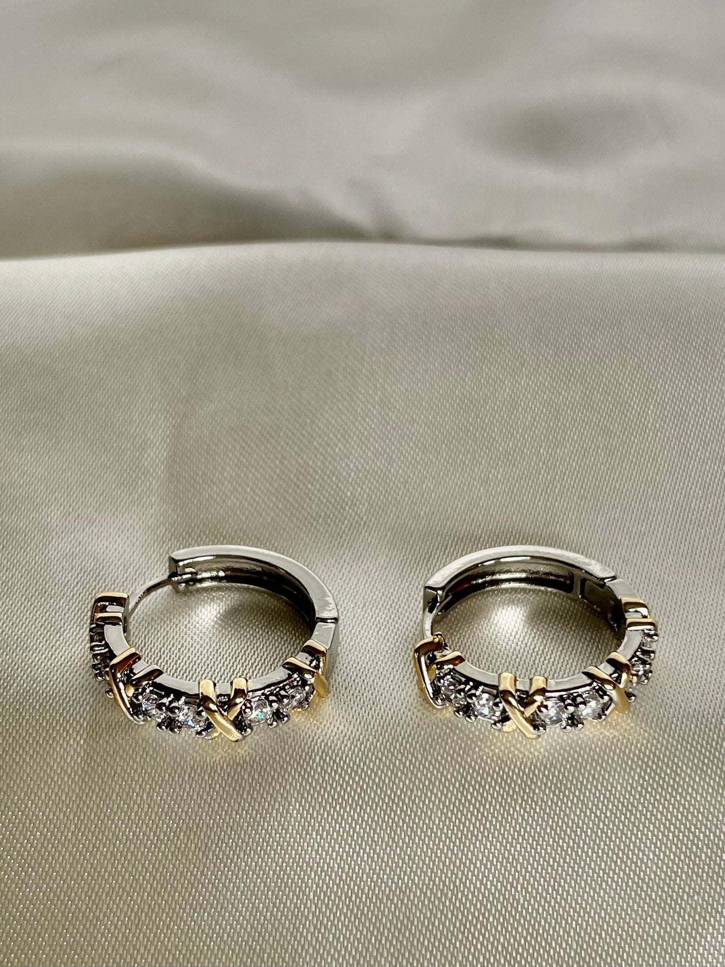 Boucles d’oreilles. créole Xenia