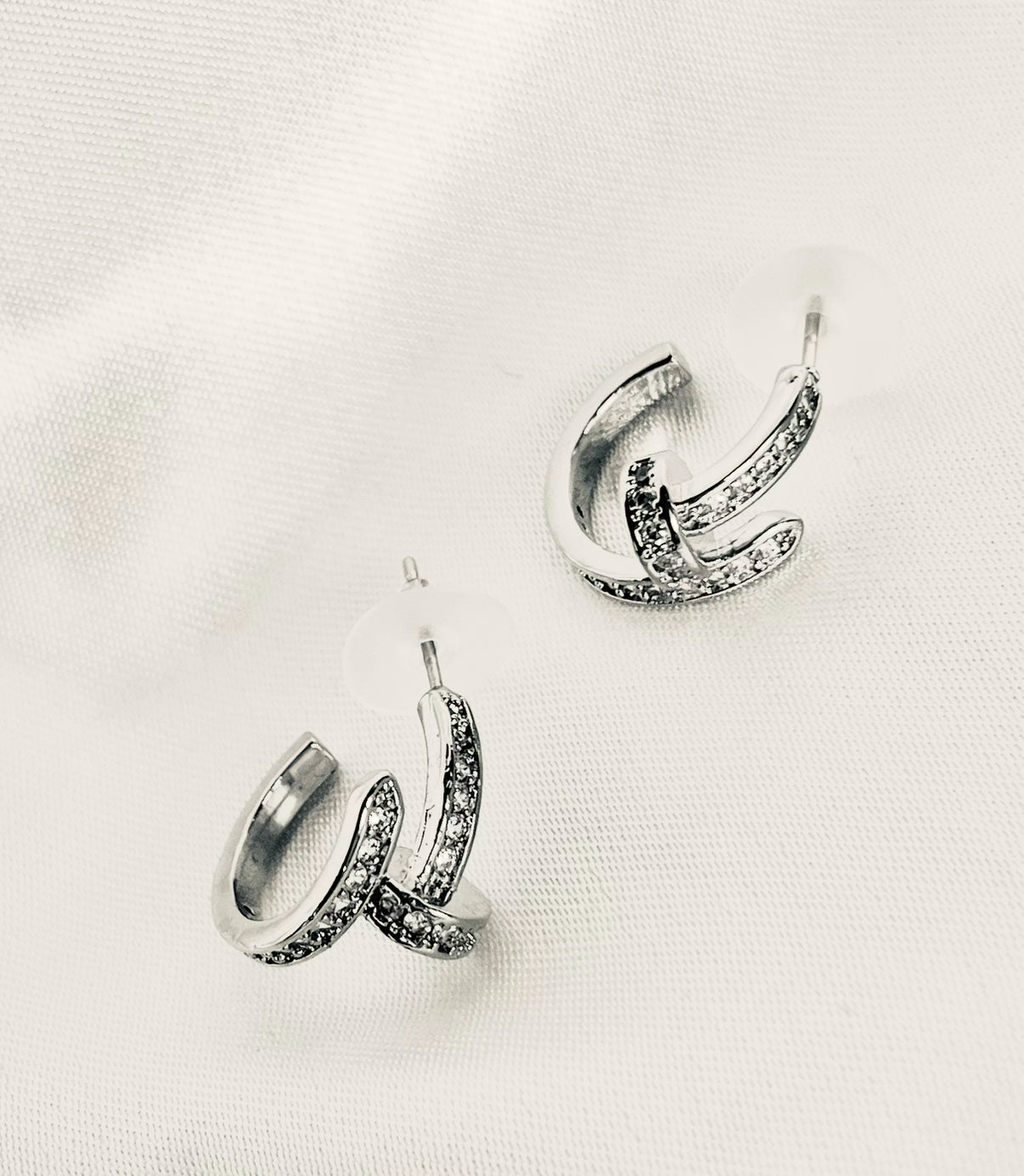 Boucles d’oreilles.Clou d’argent.