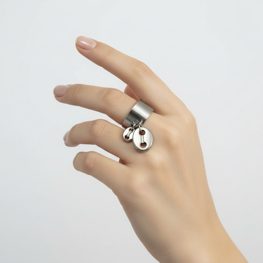 Bague Graine d'argent portée