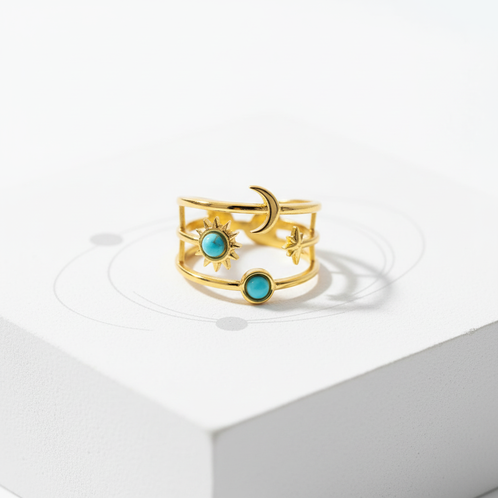 Bague Lune étoilée composition artistique sur fond blanc
