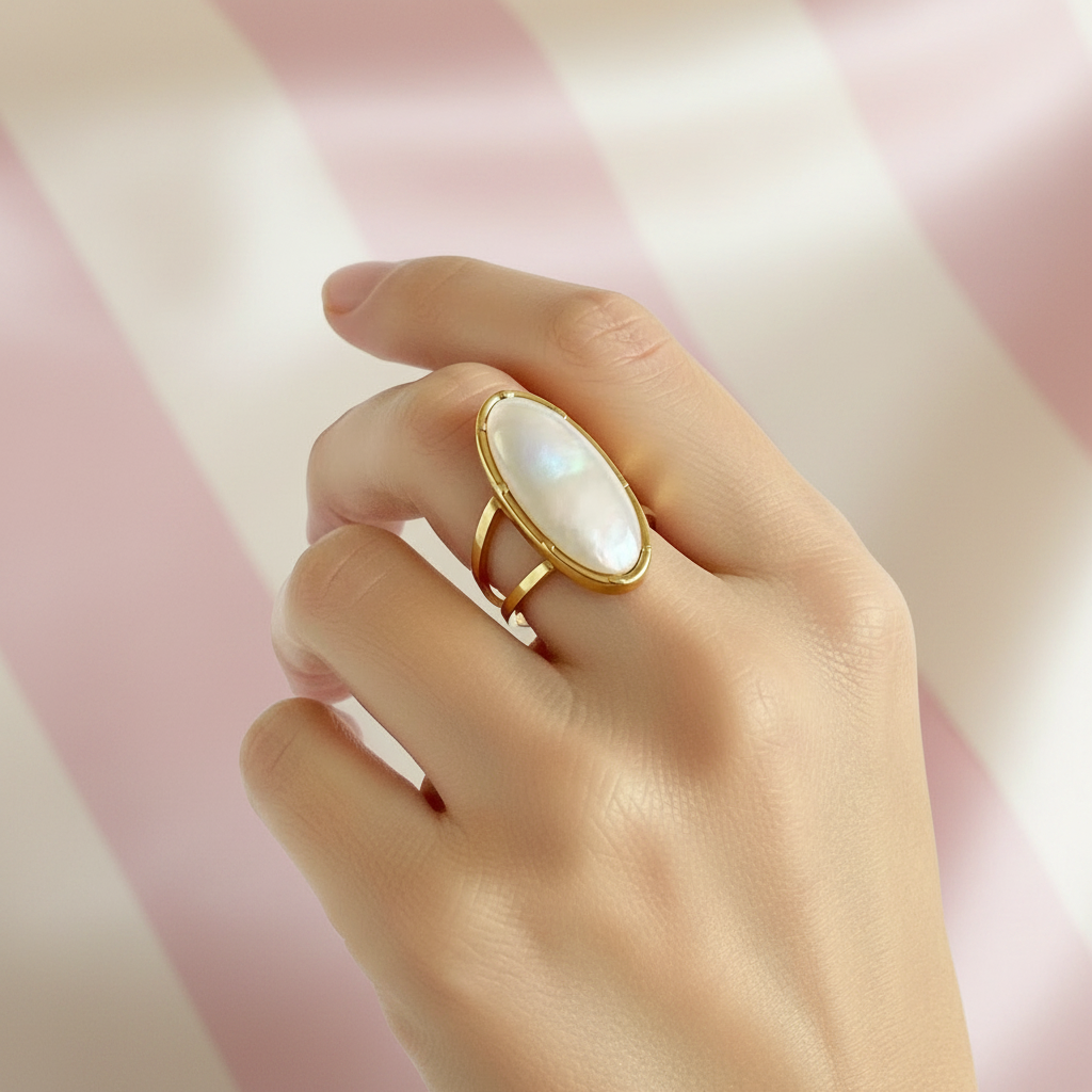 Bague nacre ovale - fond rayé rose satiné 1