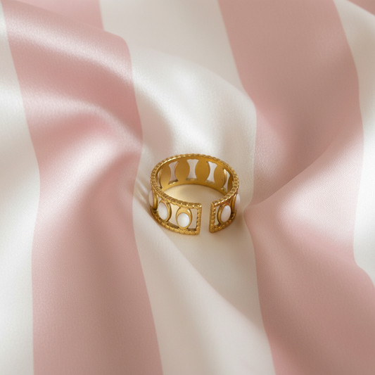 Bague nacre – vue dessus rayures