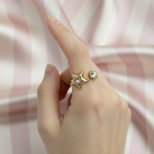 Bague étoile main fond rayures