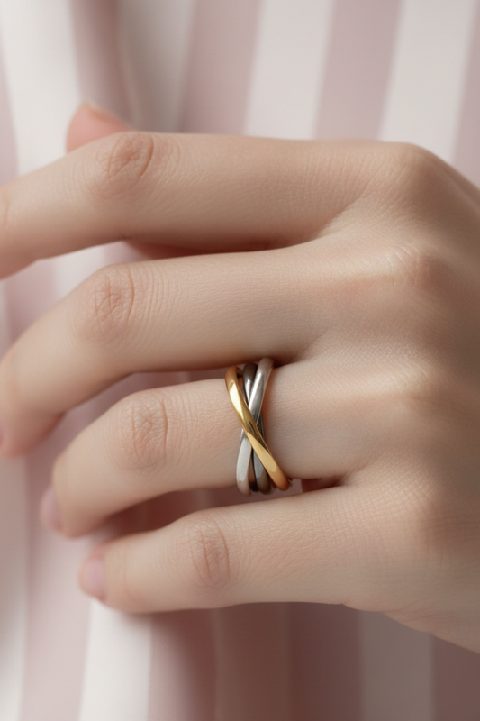 Bague triple anneau - main