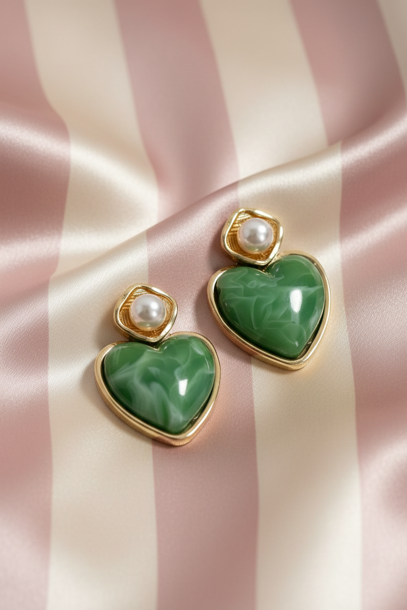 Boucles cœur vert - fond rayé