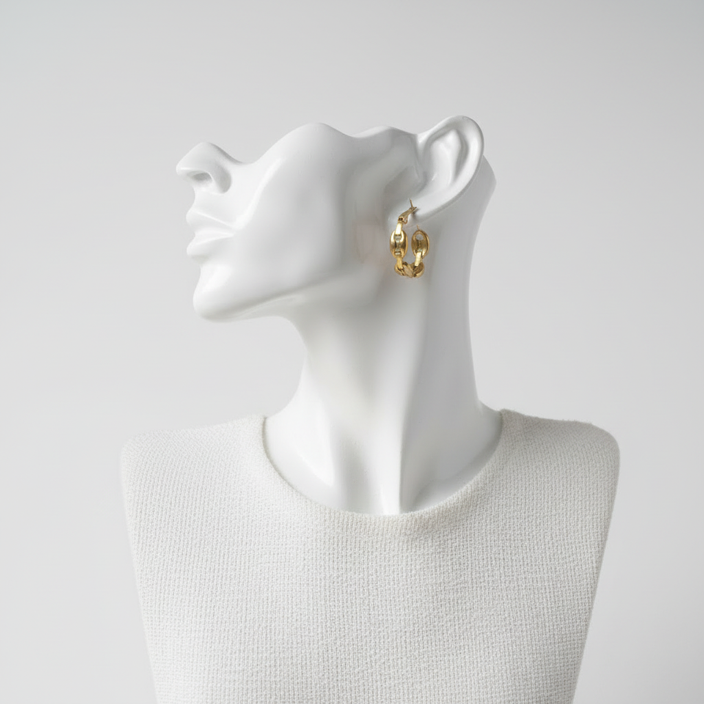 Boucles d'oreilles créoles graine d'or - sur buste