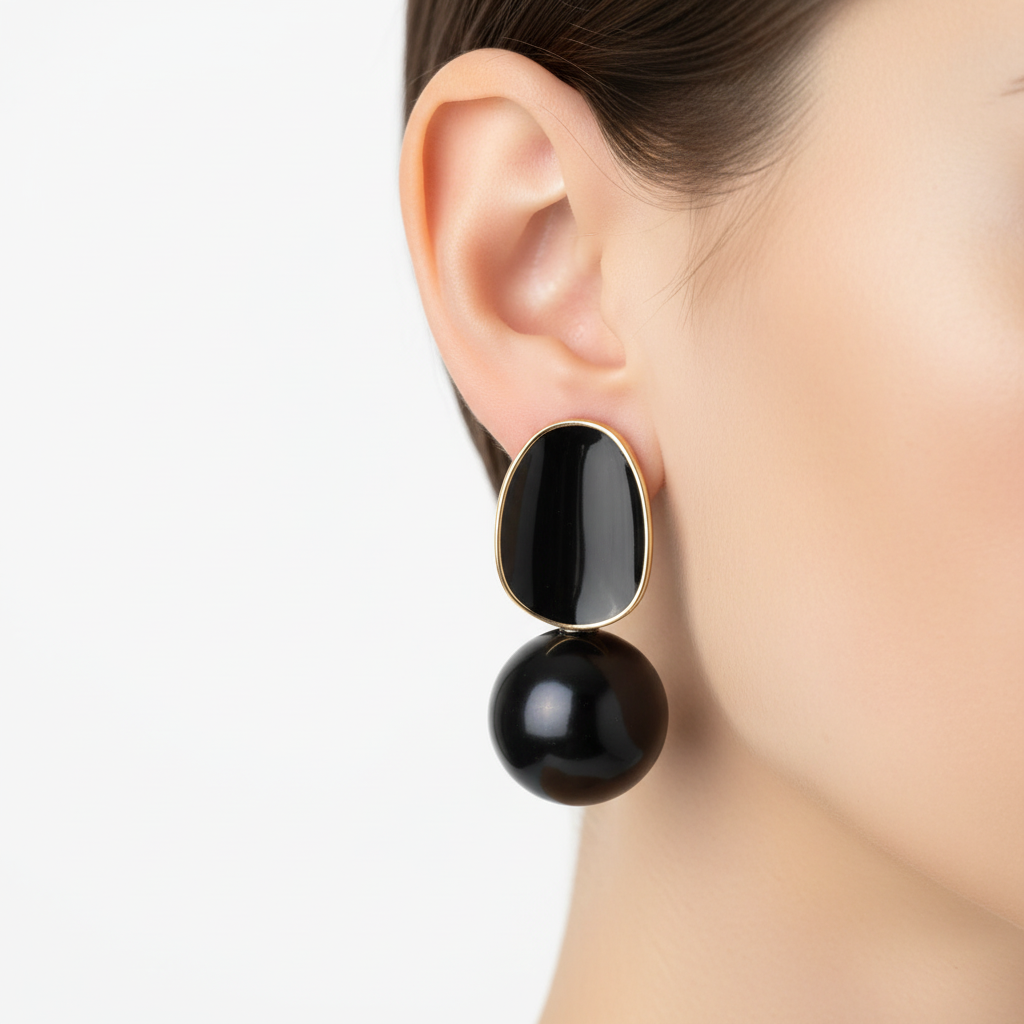 Boucles d'oreilles Olive noir - Portées vue de côté