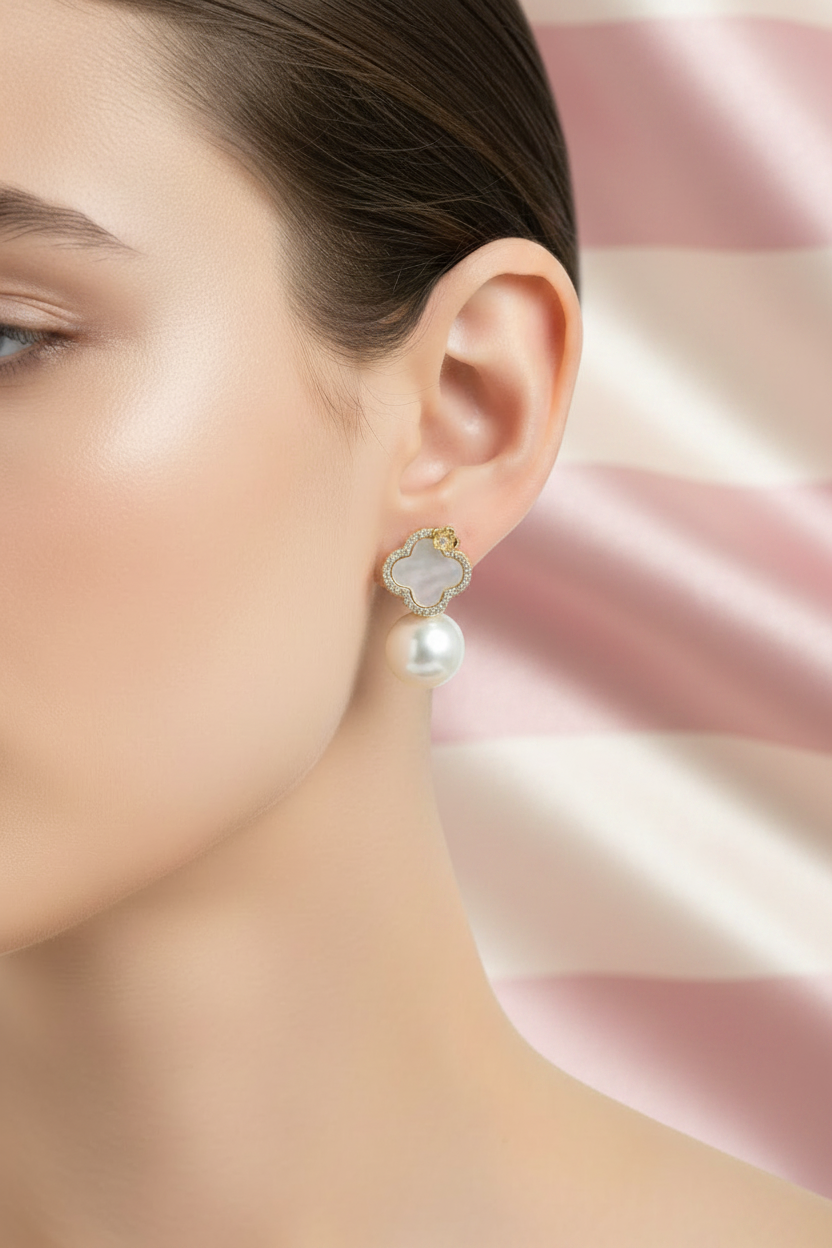 Boucles trèfle nacre perle - vue portée