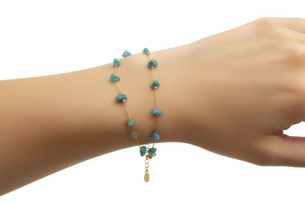 Bracelet Amazonite bleu sur poignet vue 2