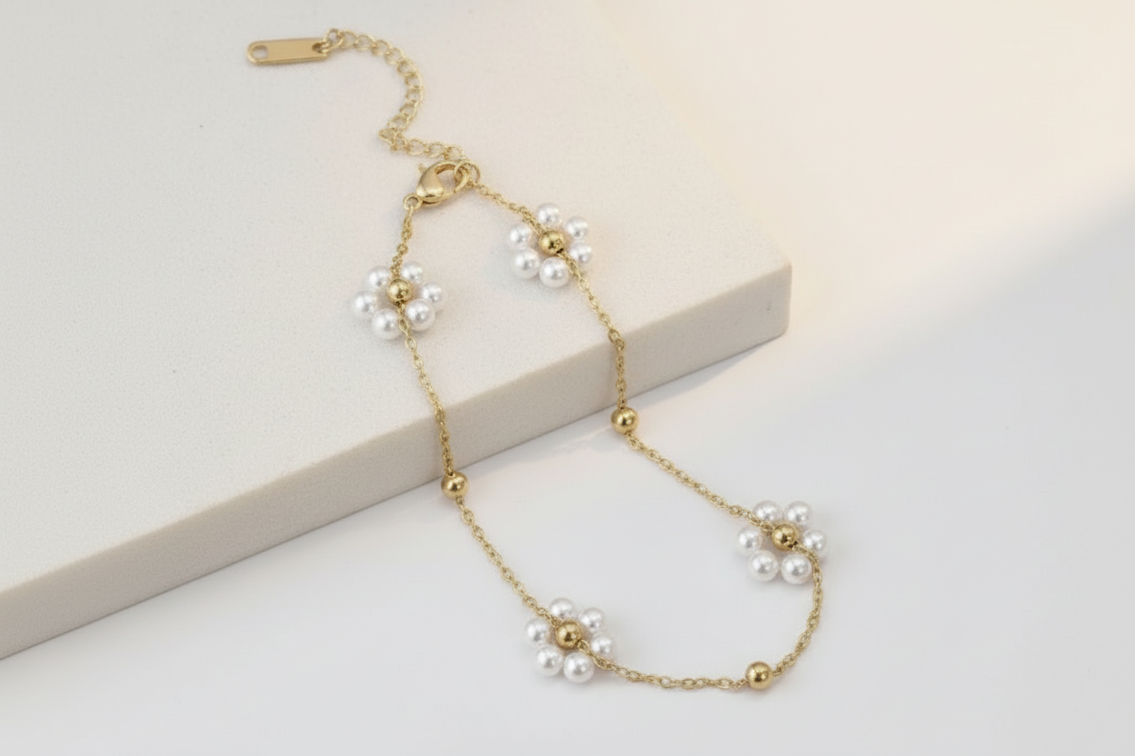 Bracelet cheville nuage fond blanc