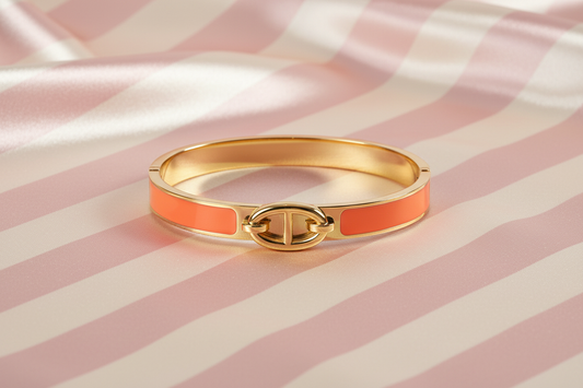 Bracelet jonc corail fermoir marin vue face fond satiné