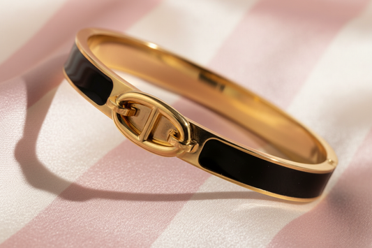 Bracelet jonc noir or vue fermoir fond satiné