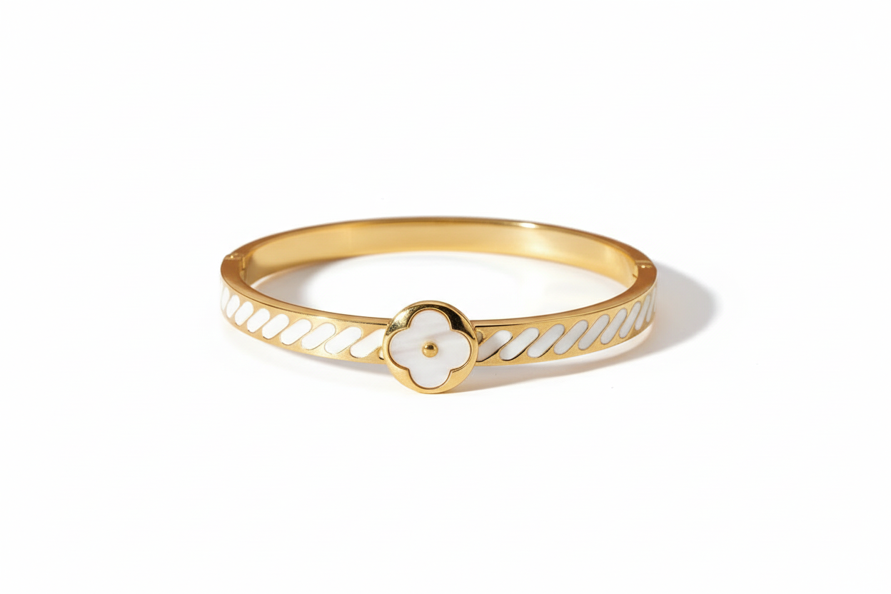 Bracelet Nuance blanc fond blanc lifestyle