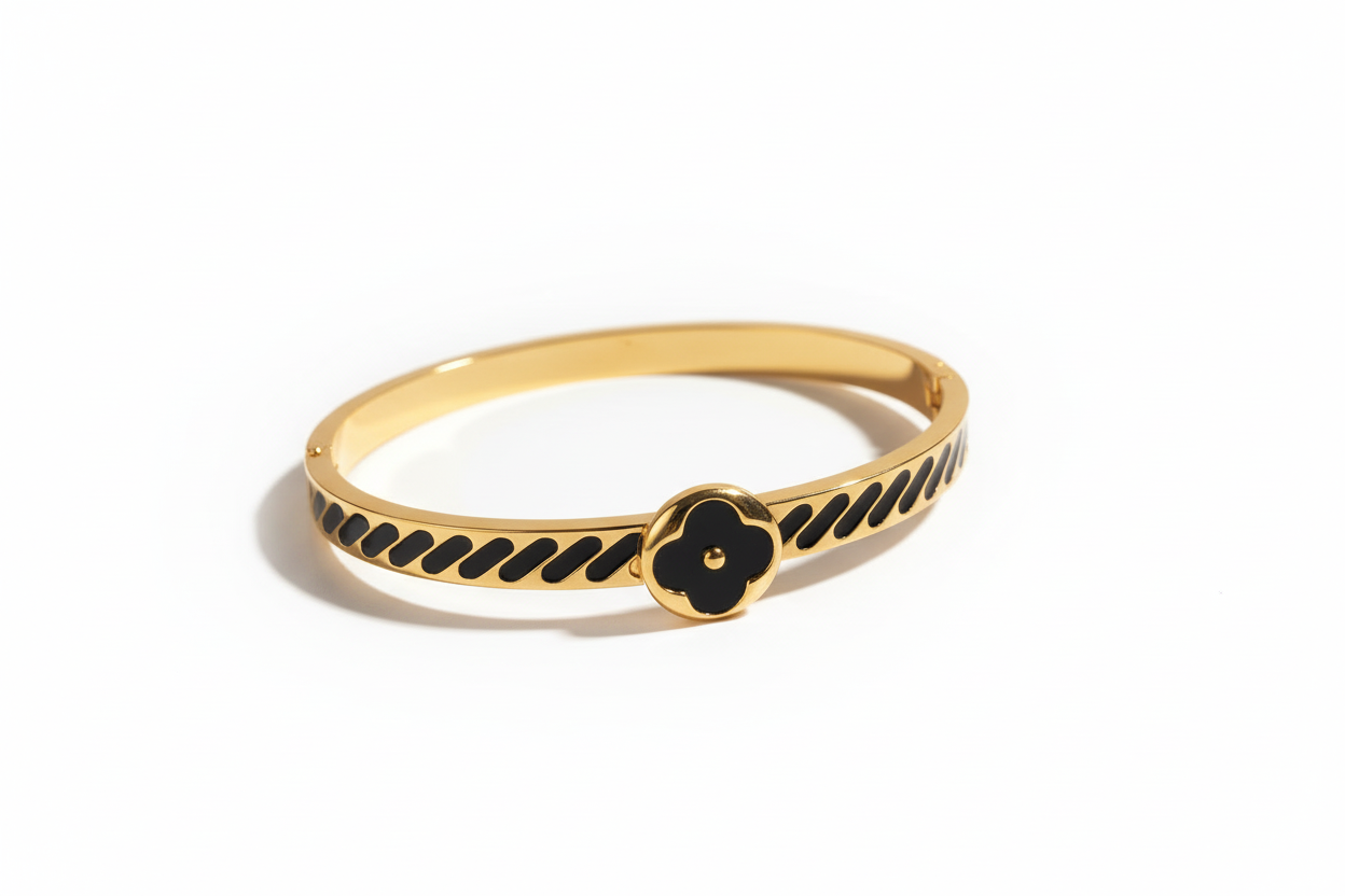 Bracelet Nuance noir trèfle fond blanc