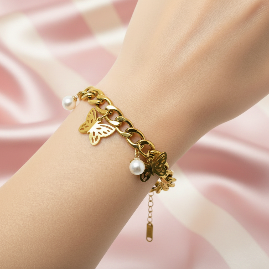 Bracelet papillons perles poignet - fond rose poudre