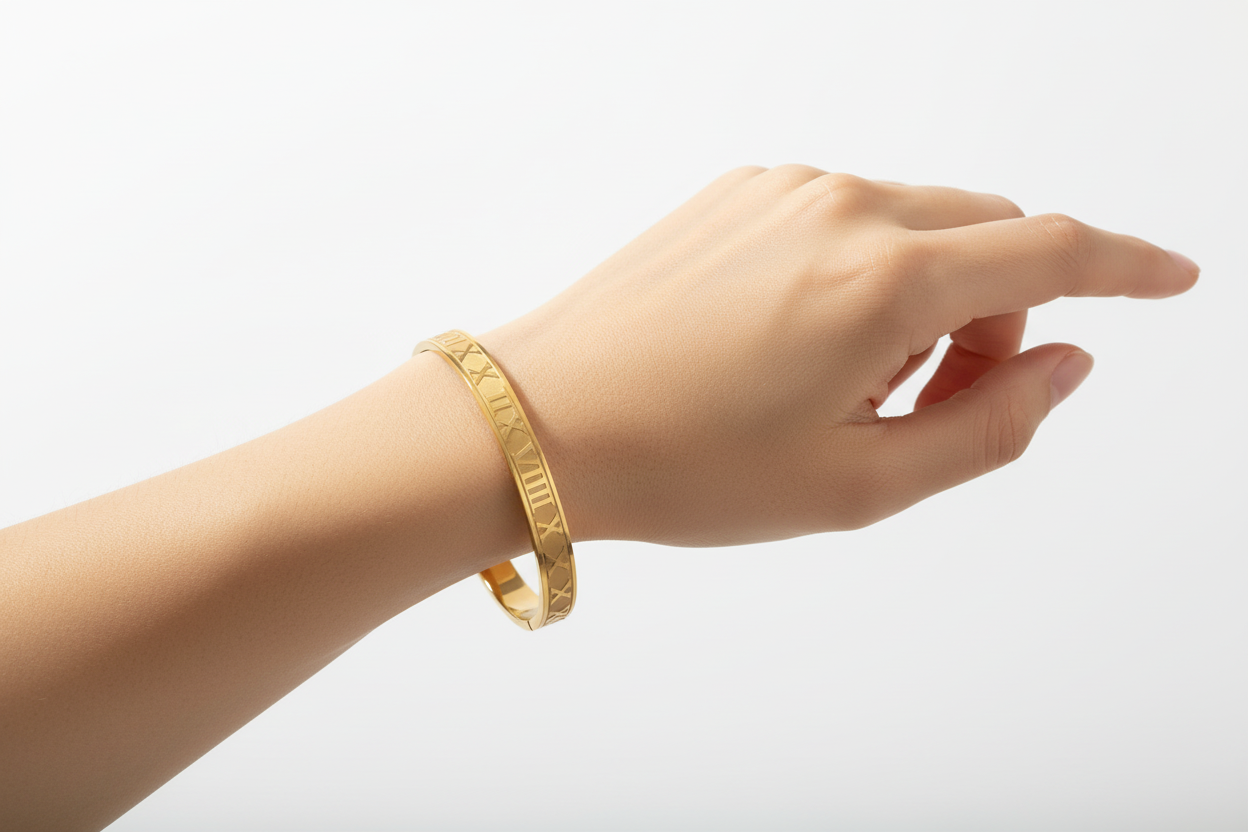 Bracelet Romain sur poignet vue 2