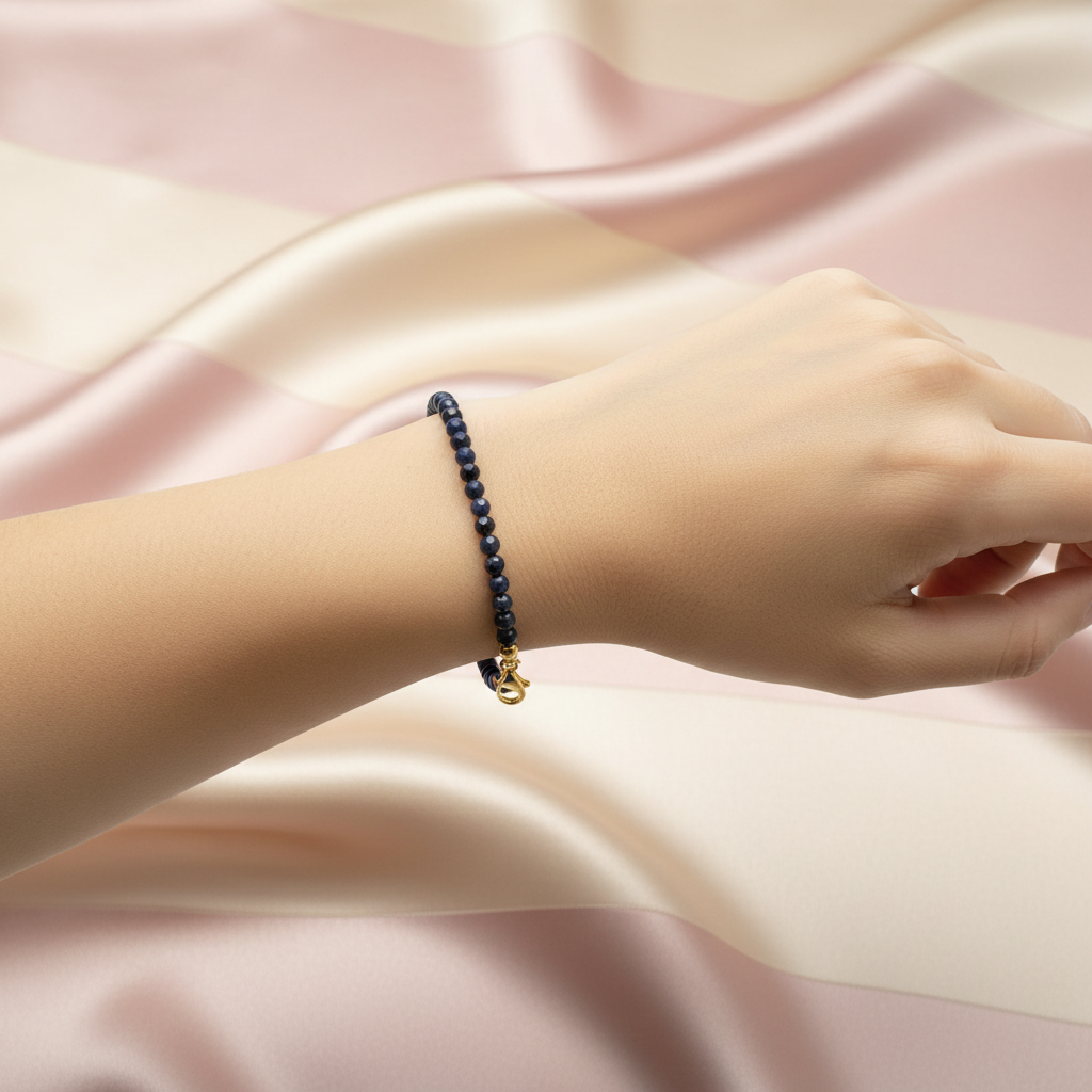Bracelet saphir au poignet