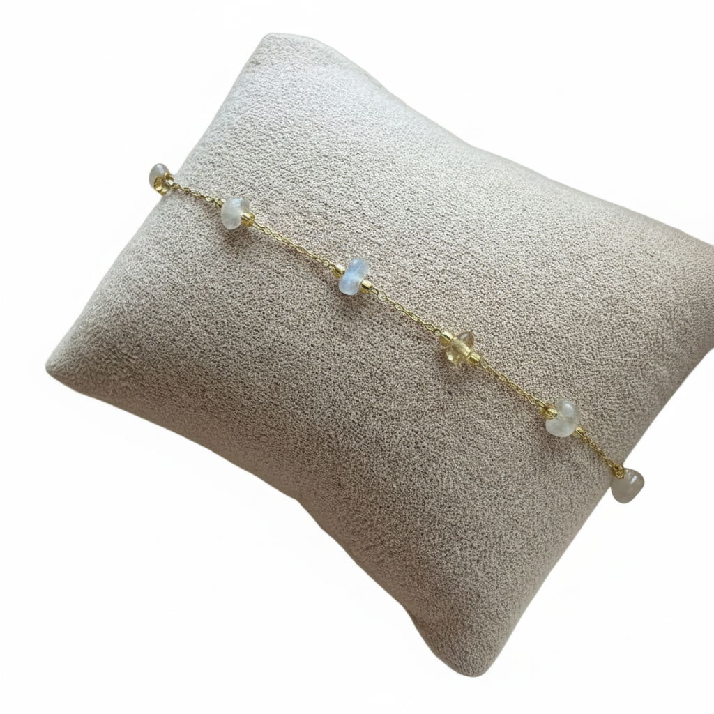 Bracelet sur fond blanc