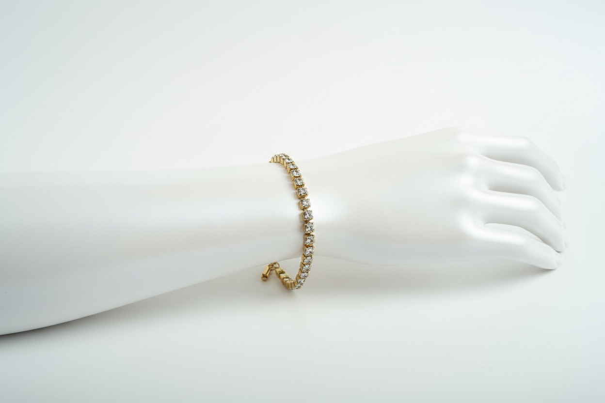 Bracelet Svetlana doré sur buste vue 1