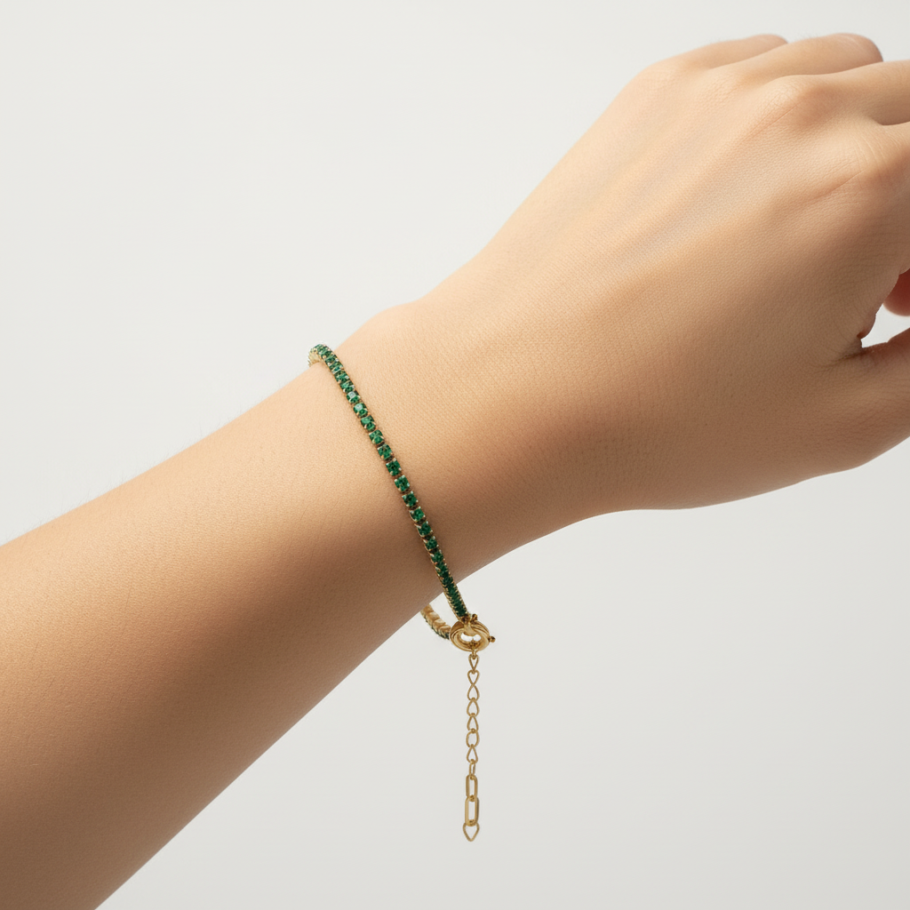 Bracelet Tennis Vert Émeraude porté
