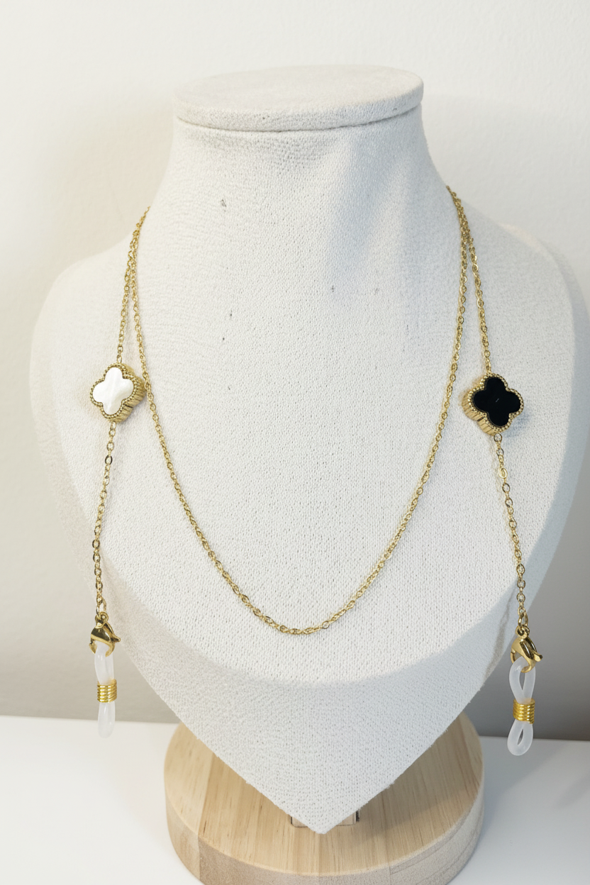 Chaîne lunettes sur buste - fond blanc