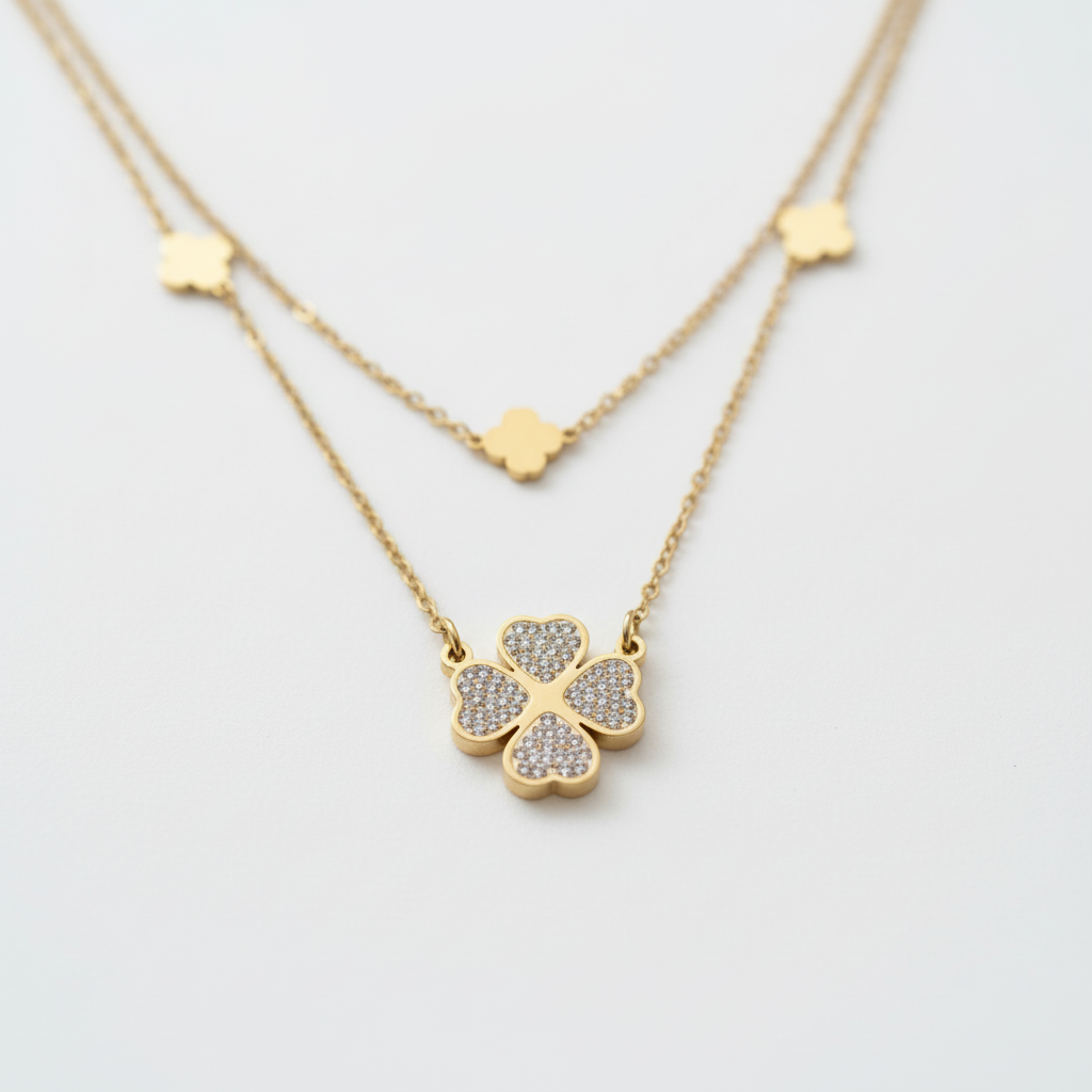 Collier Chance détail cristaux sur fond blanc