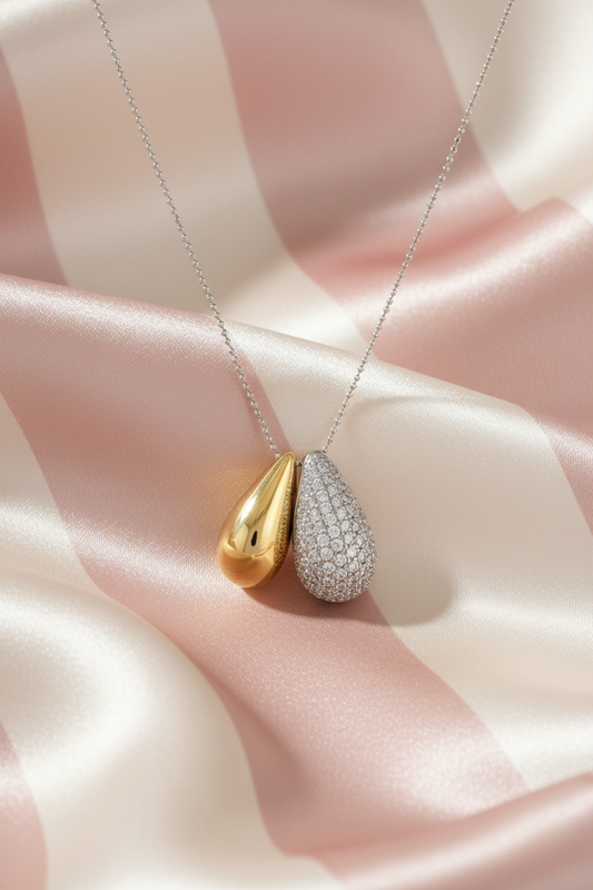 Collier double goutte - fond satiné