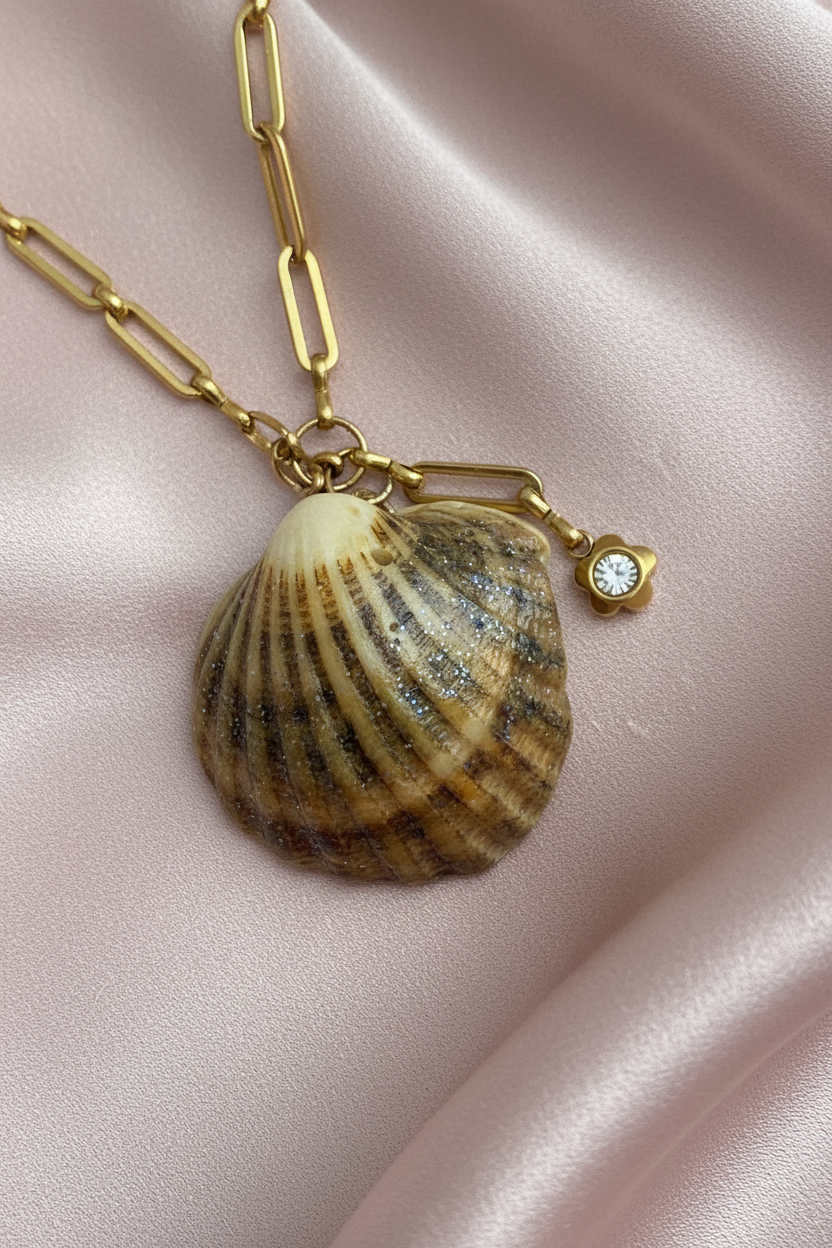 Coquille charm cristal fond rose