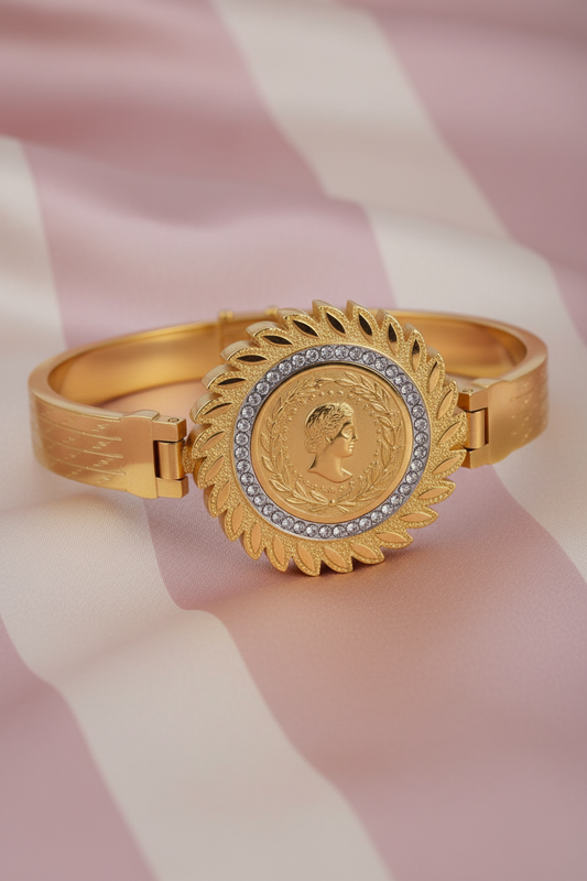 Détail médaillon - fond rose poudre rayures crème