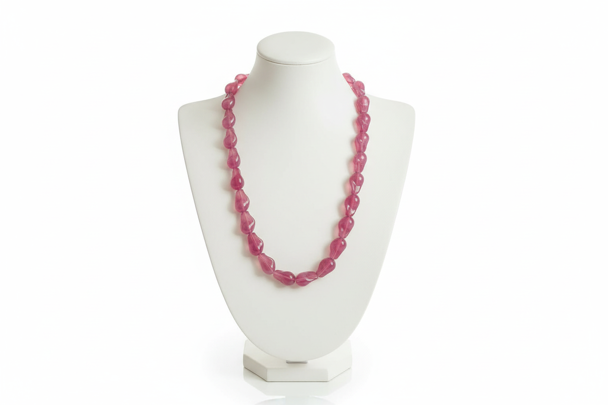 Parure Agate rose sur buste debout vue de face