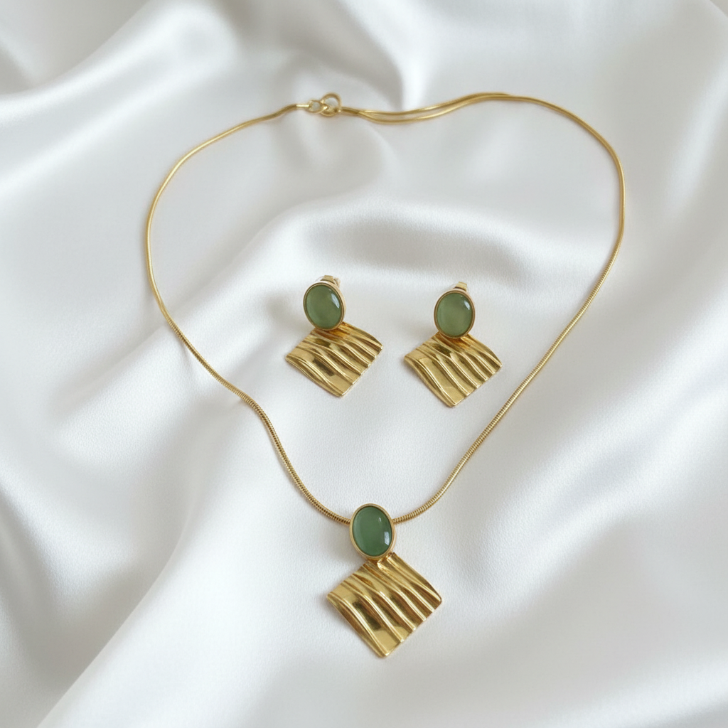 Parure jade dorée à plat