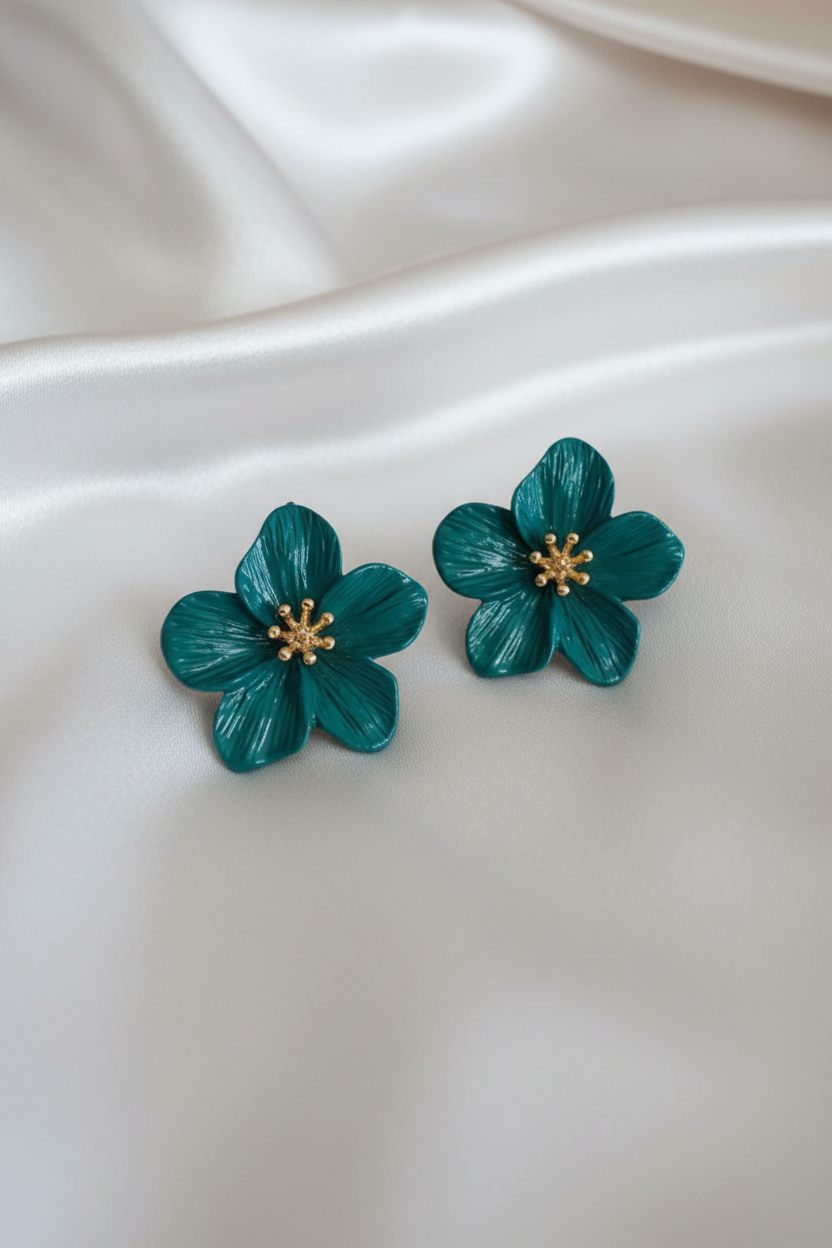Puces fleurs émeraude – fond soie blanche